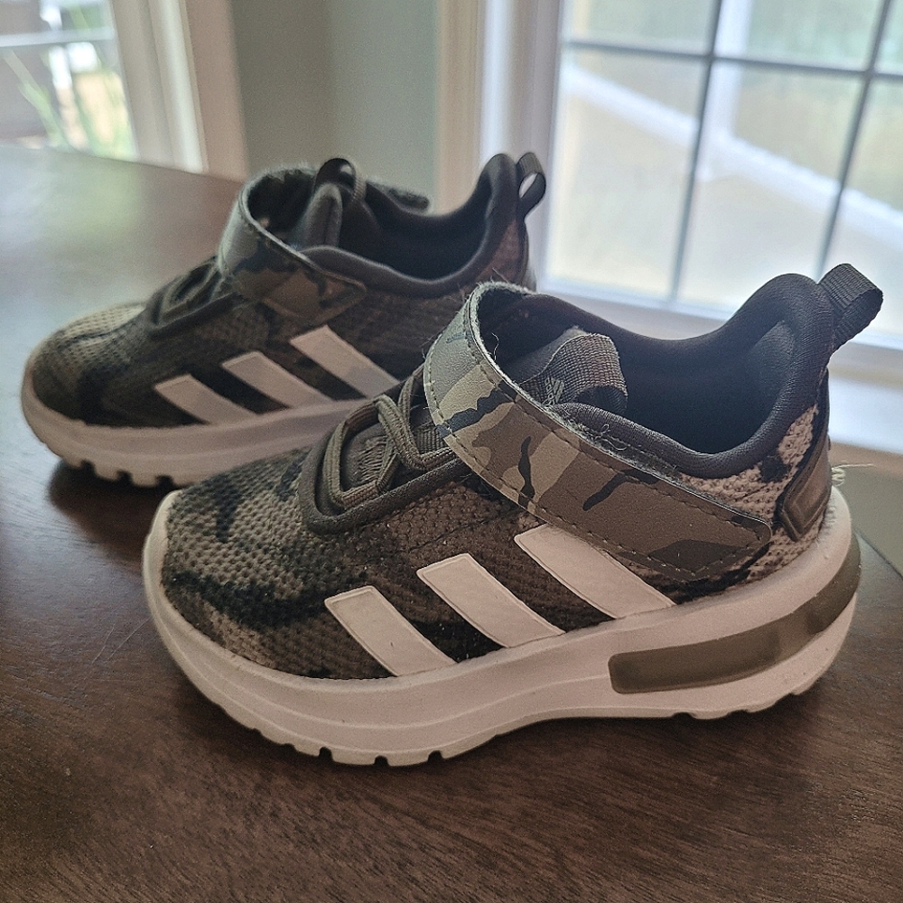 Adidas☆Toddler Camo Sneakers